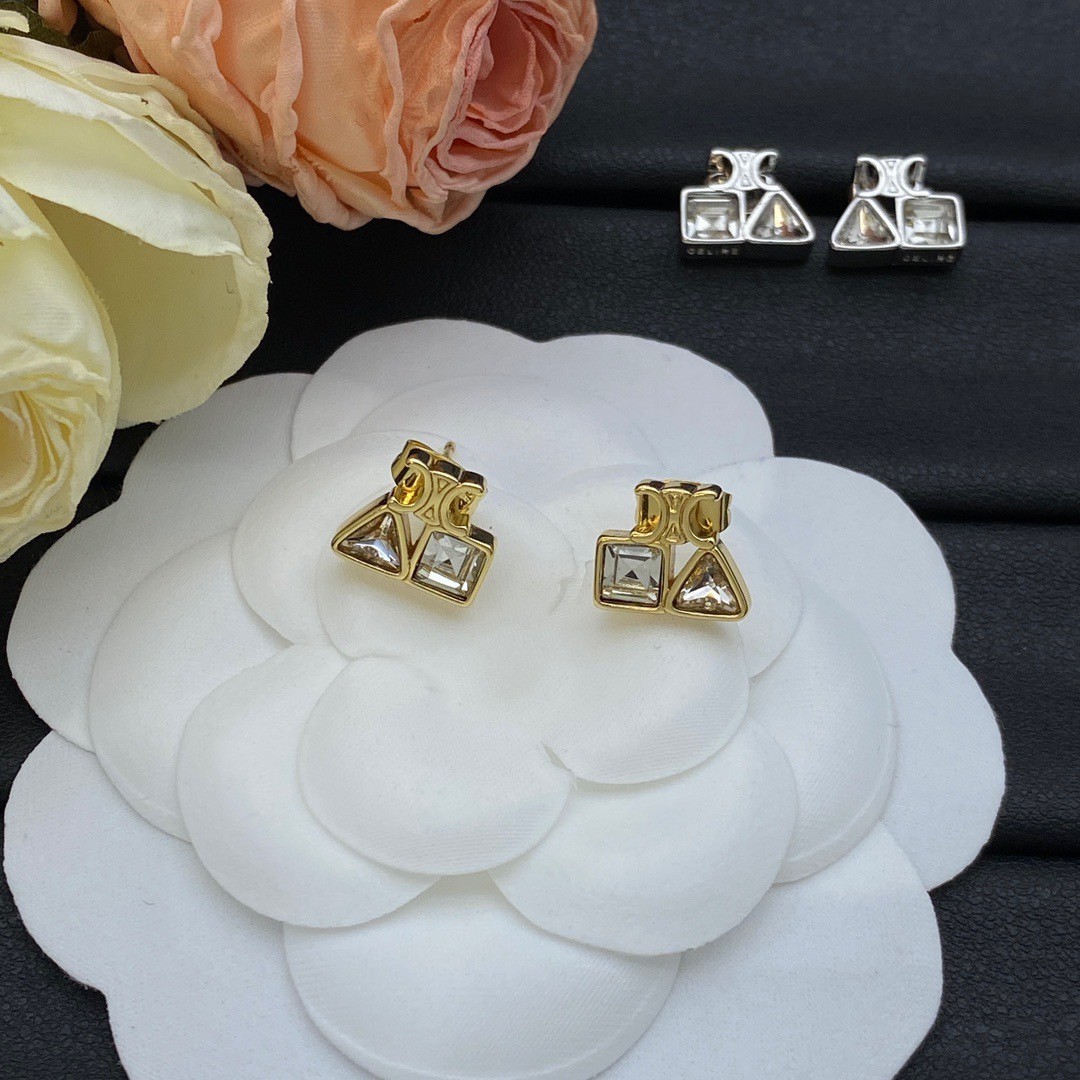 O0810 ต่างหู CE