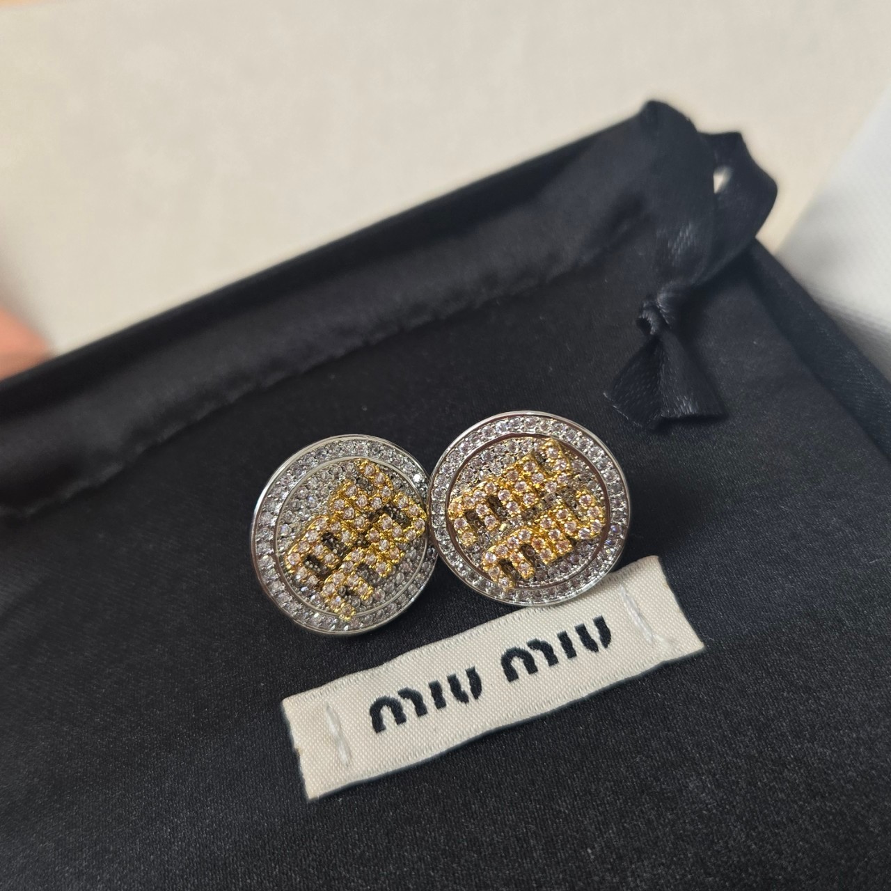 O0819 ต่างหู MIU