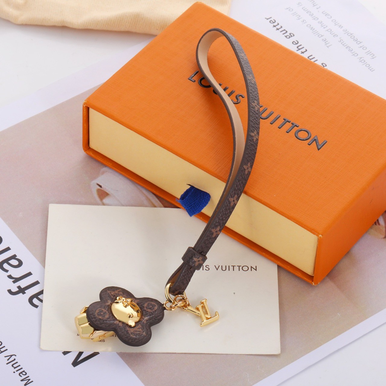 PP10441 พวงกุญแจ L(น้ำตาล)