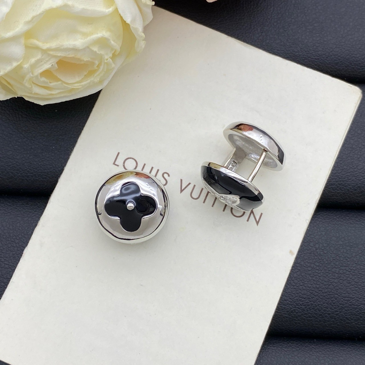 O1301 ต่างหู L(เงิน-ดำ)