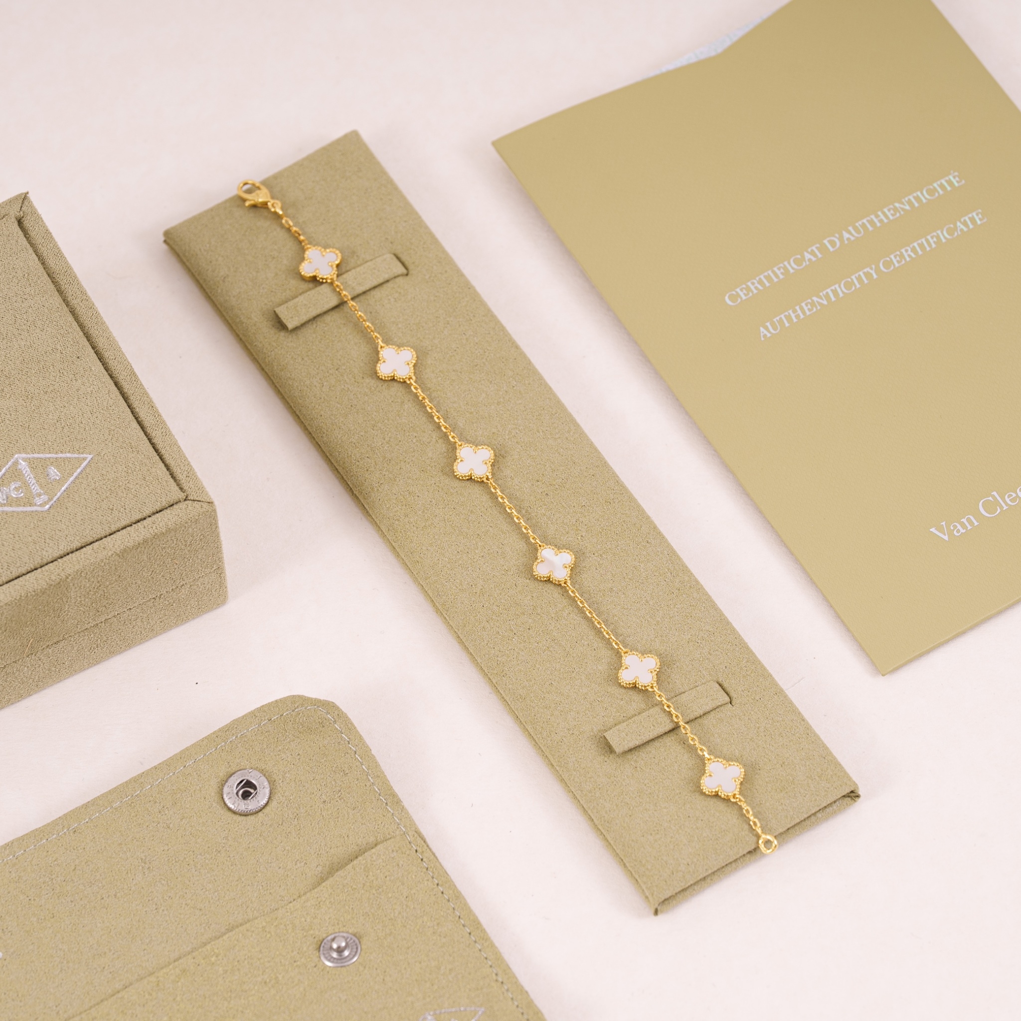 PP10240 สร้อยข้อมือ VC(ทอง)(มินิ)