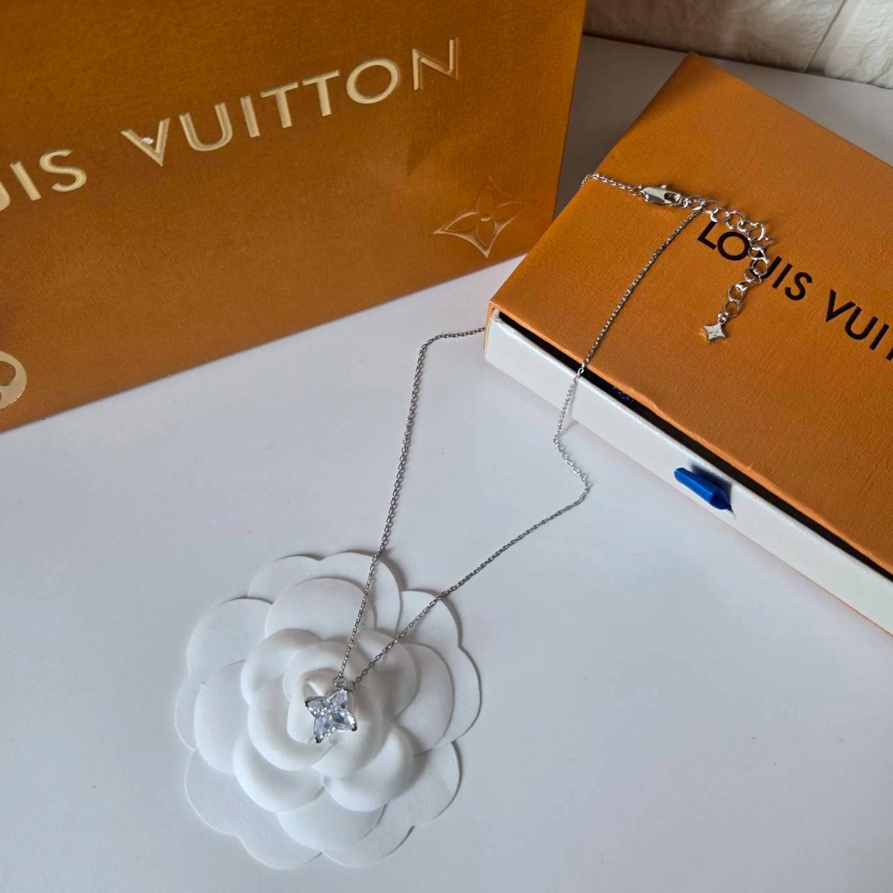 PP11818 สร้อยคอ L