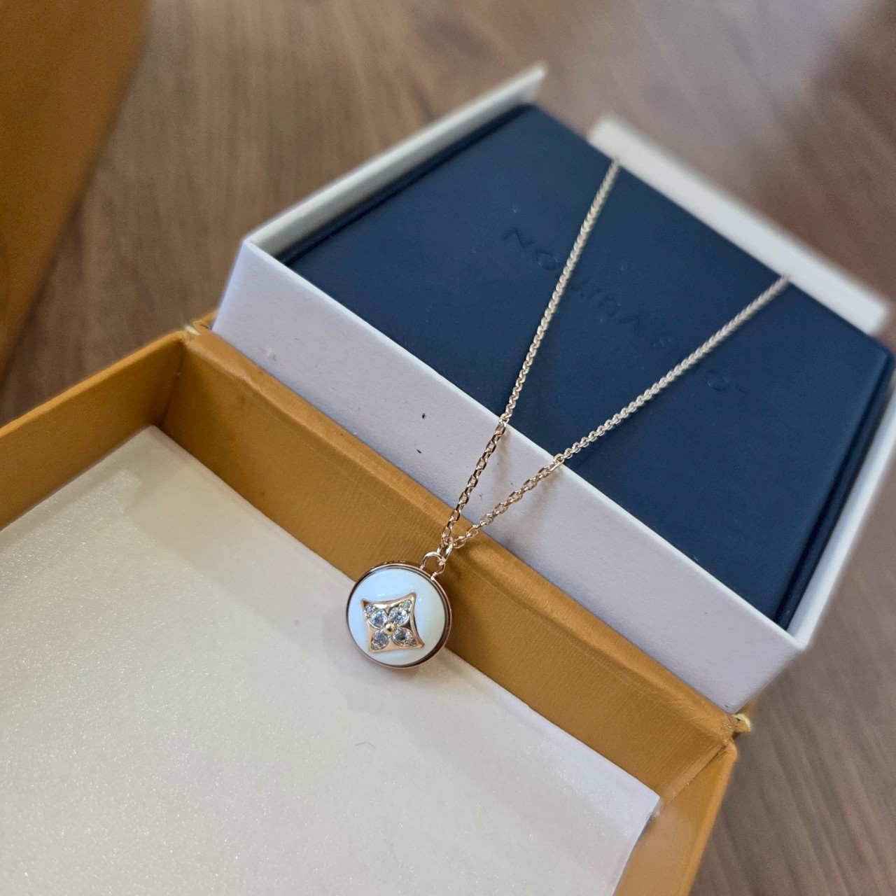 PP11244 สร้อยคอ L