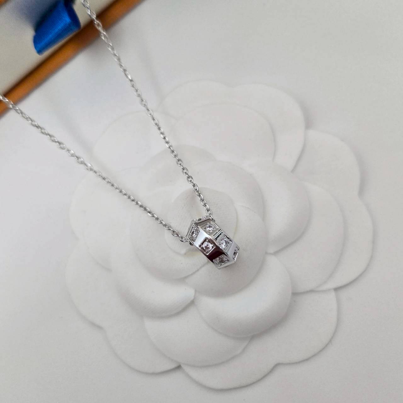 PP12124 สร้อยคอ L