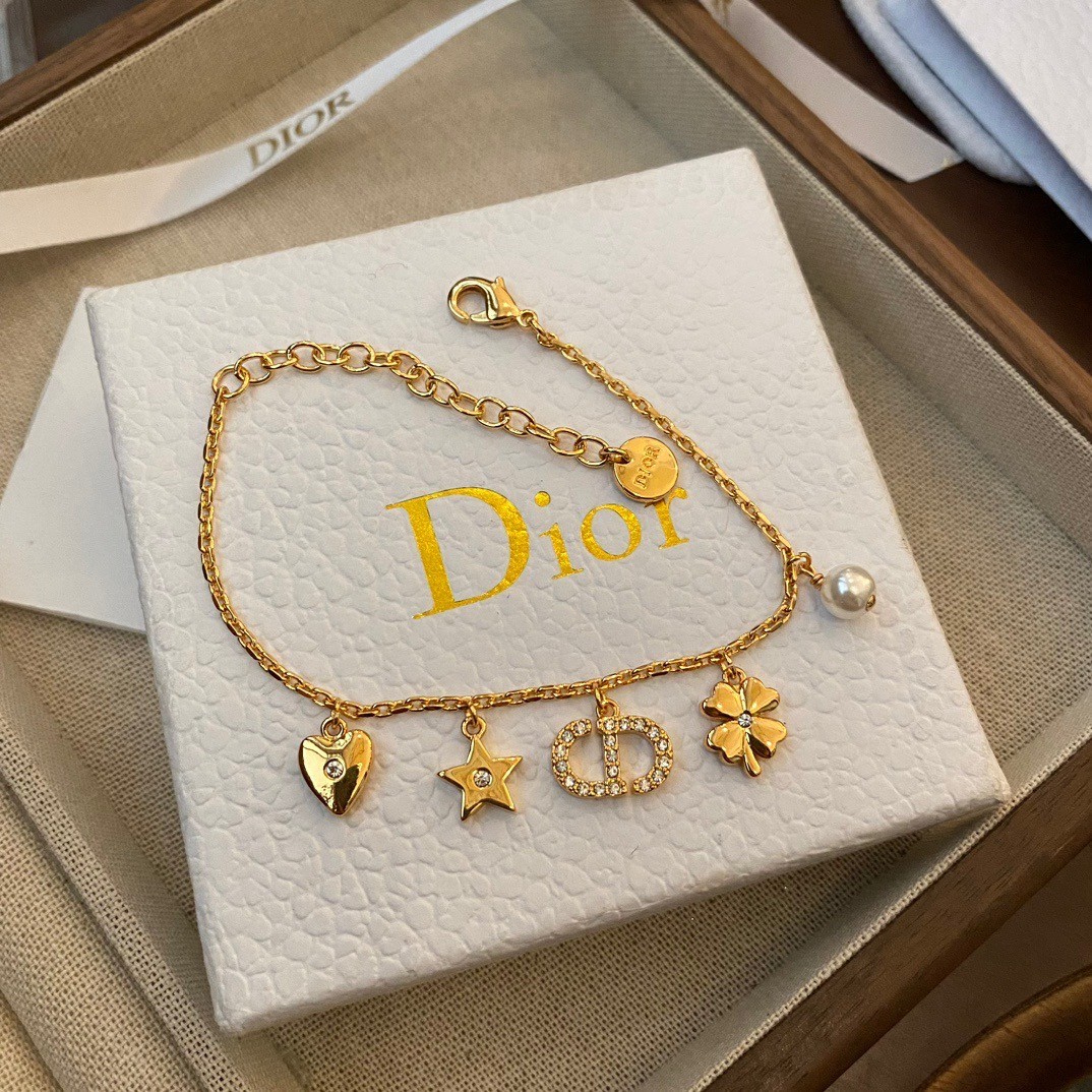 PP9613 สร้อยข้อมือ D