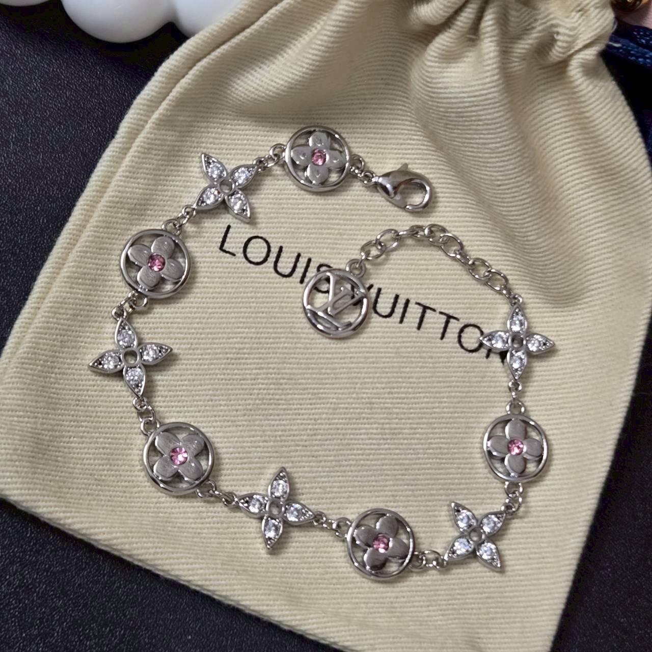 PP11847 สร้อยข้อมือ L(เงิน)