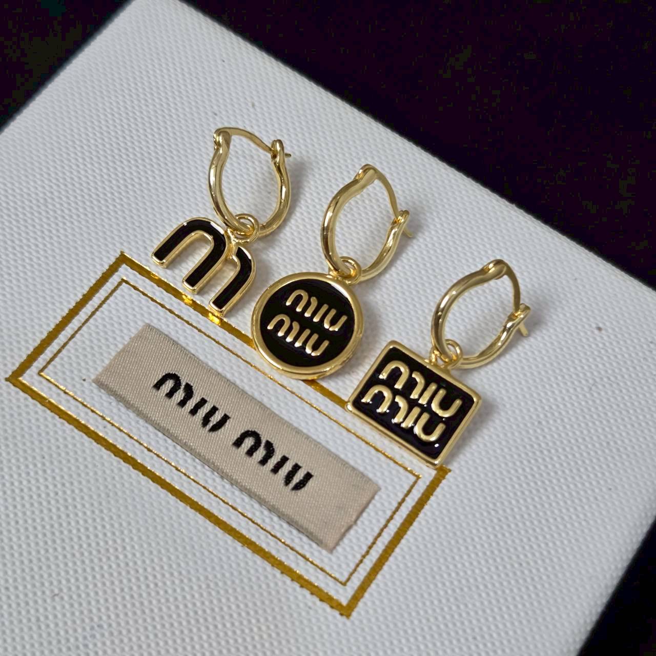 O1426 ต่างหู MIU