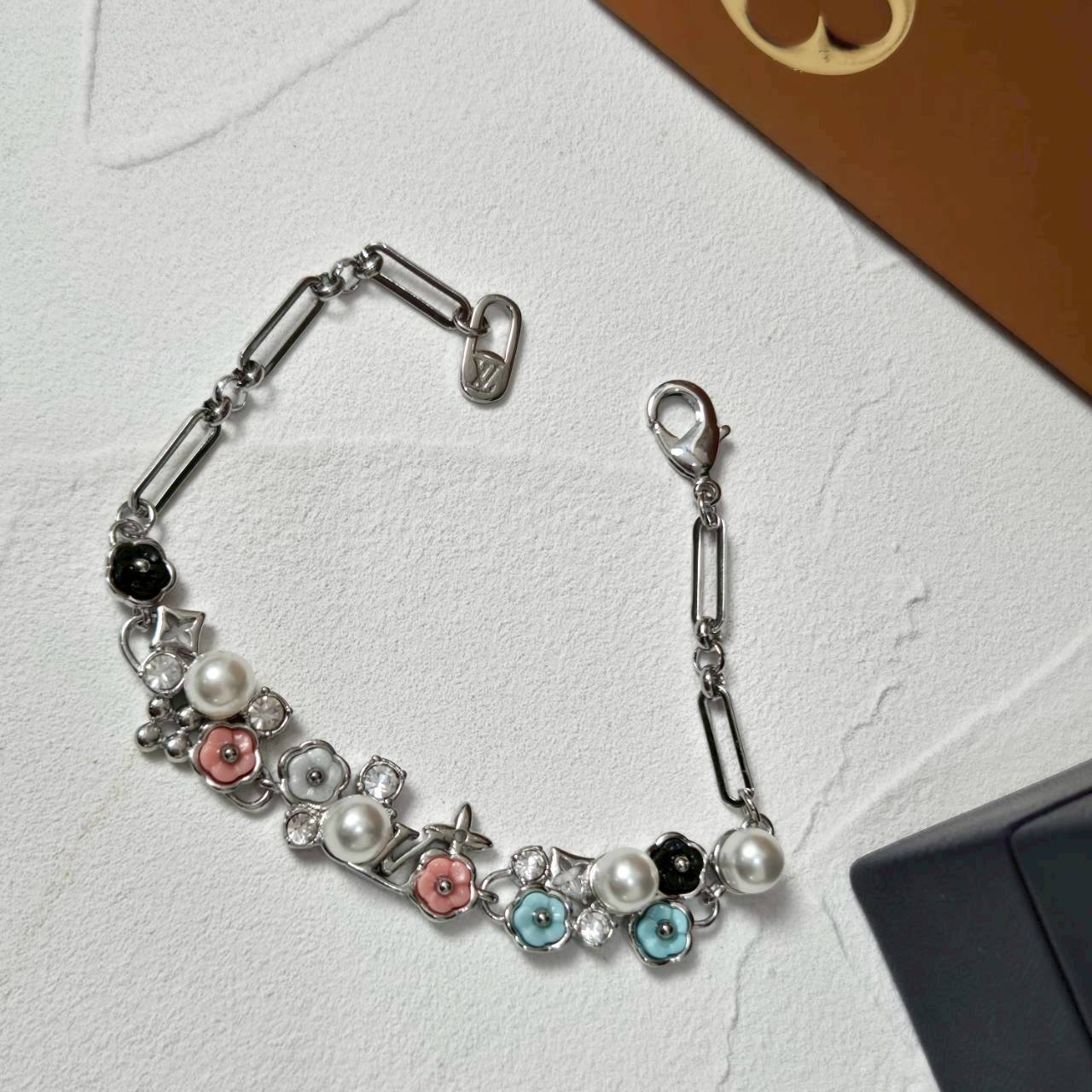 PP12672 สร้อยข้อมือ L