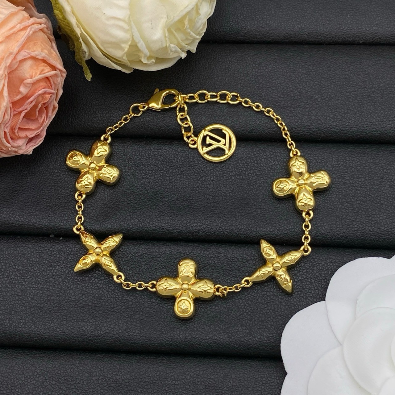 PP12157 สร้อยข้อมือ L