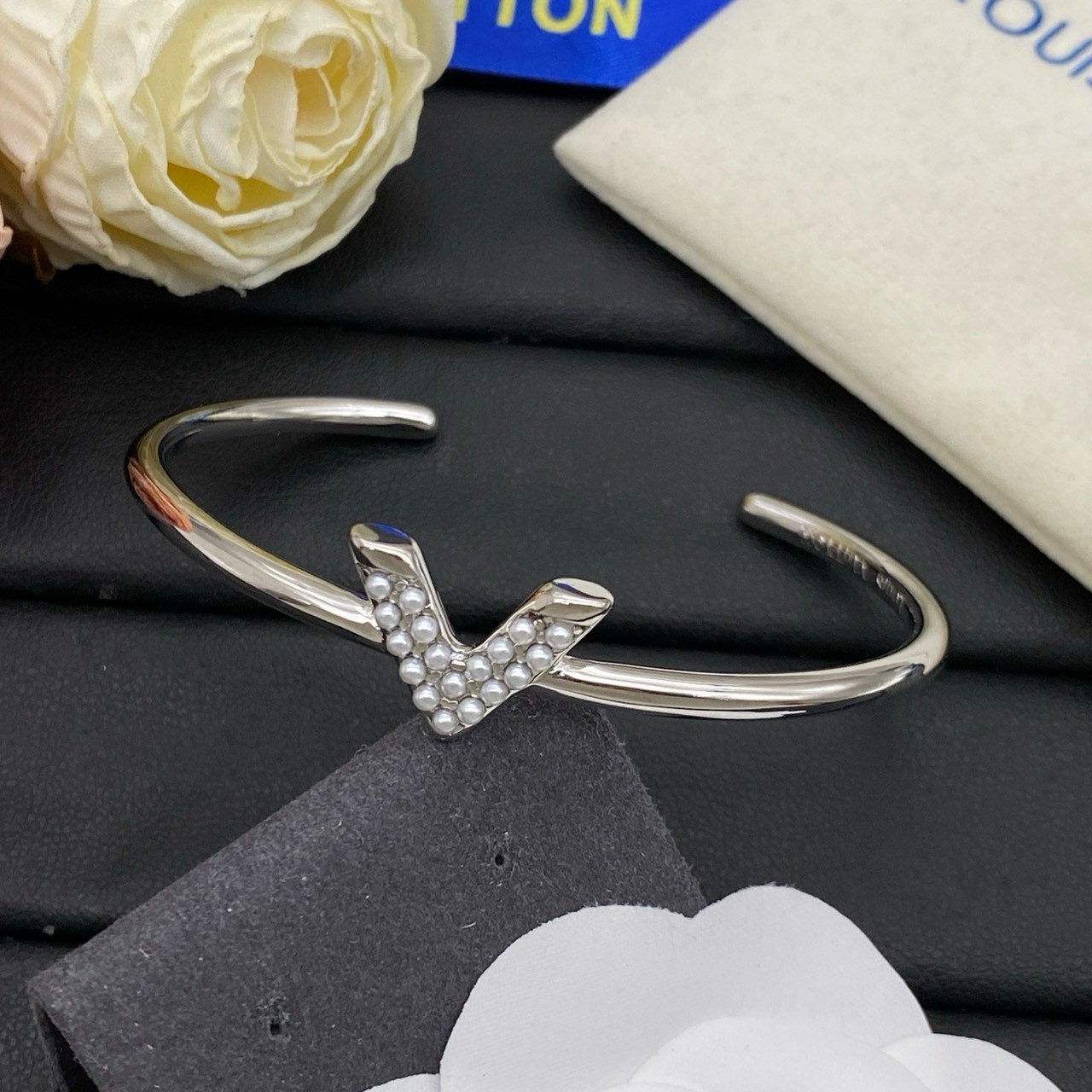 PP12413 กำไลข้อมือ L(เงิน)
