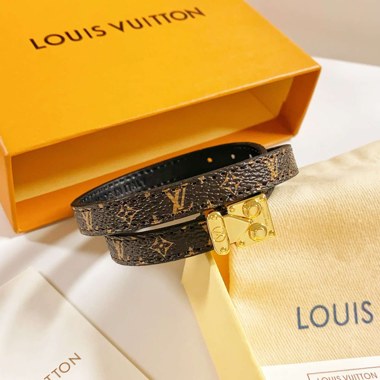 PP12416 กำไลข้อมือ L(น้ำตาล)