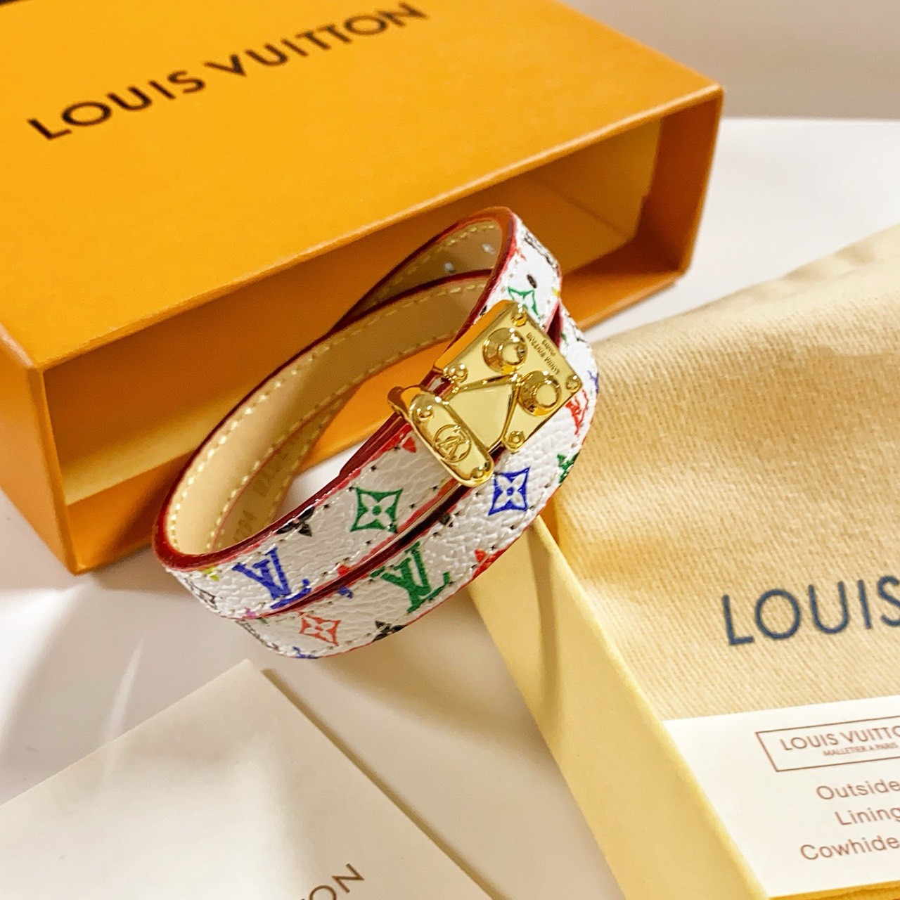 PP12414 กำไลข้อมือ L(ขาว)