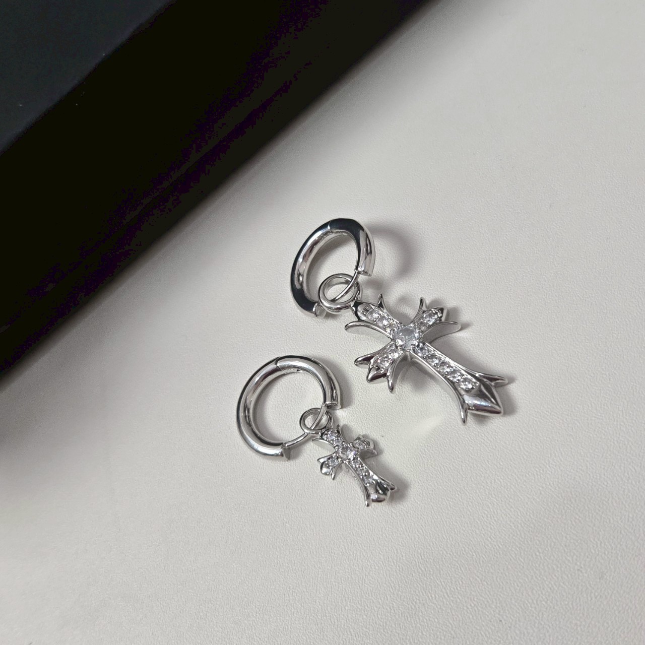 PP11575 ต่างหู Chrome Hearts