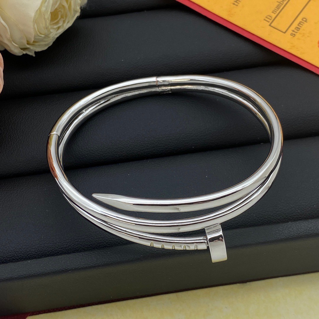 O0894 กำไลข้อมือ CAR(เงิน)