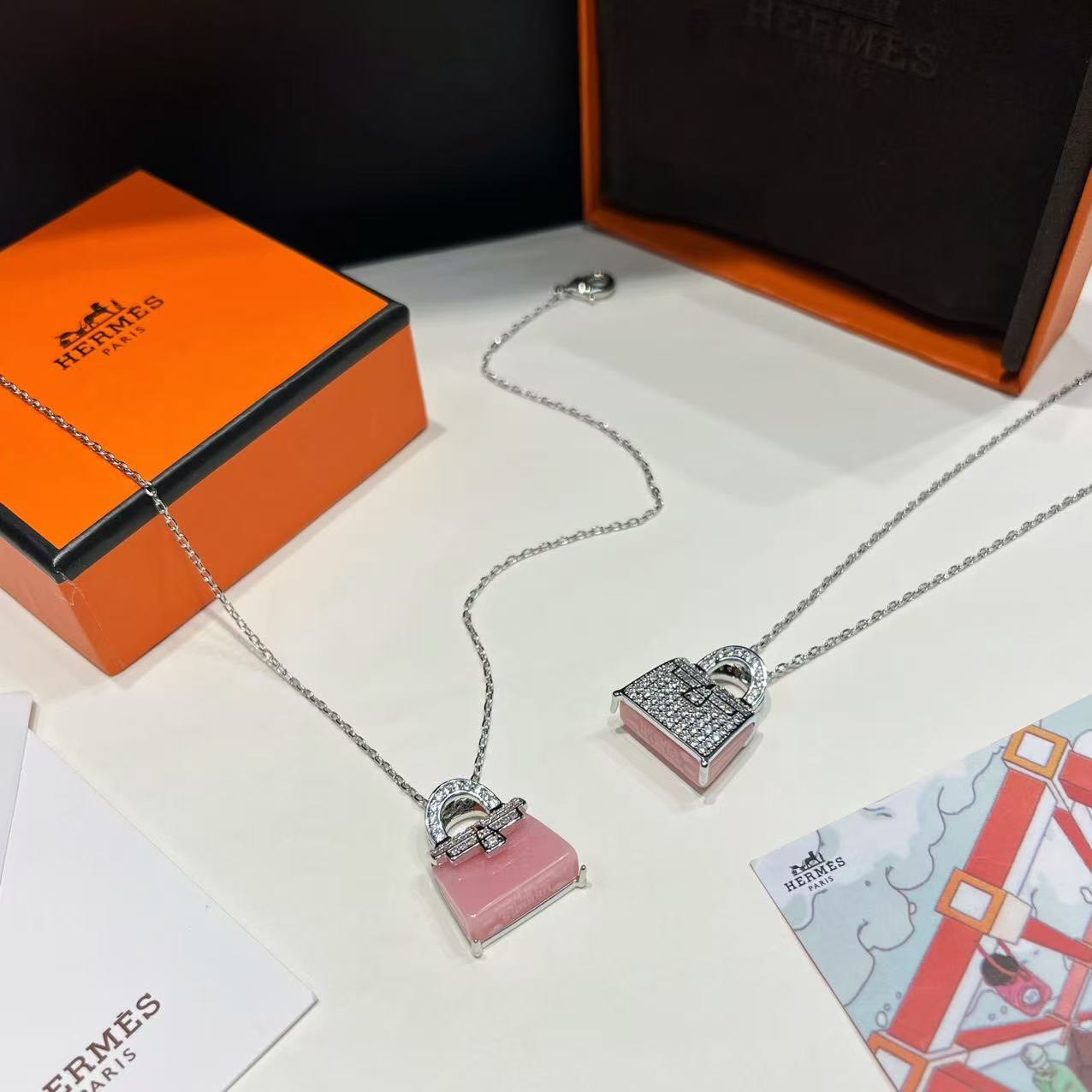 PP11877 สร้อยคอ H(ชมพู)