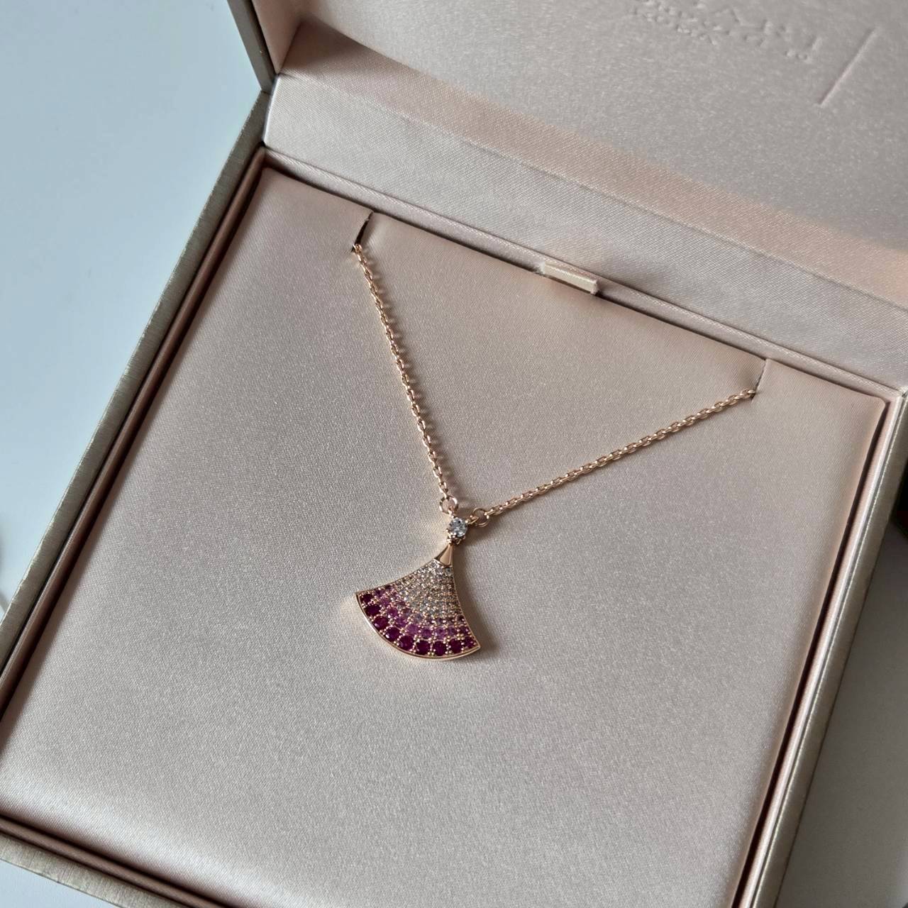 PP11876 สร้อยคอ BVL