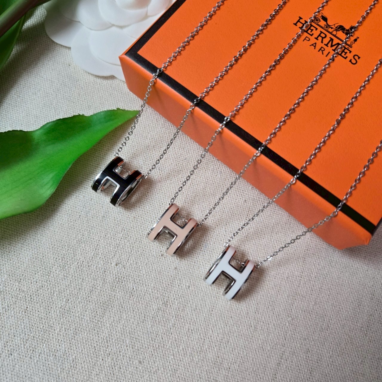 O1256 สร้อยคอ H(เงิน)