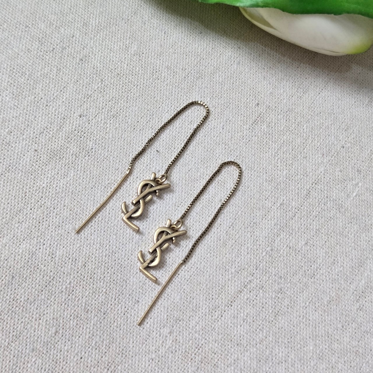 O0835 ต่างหู Y