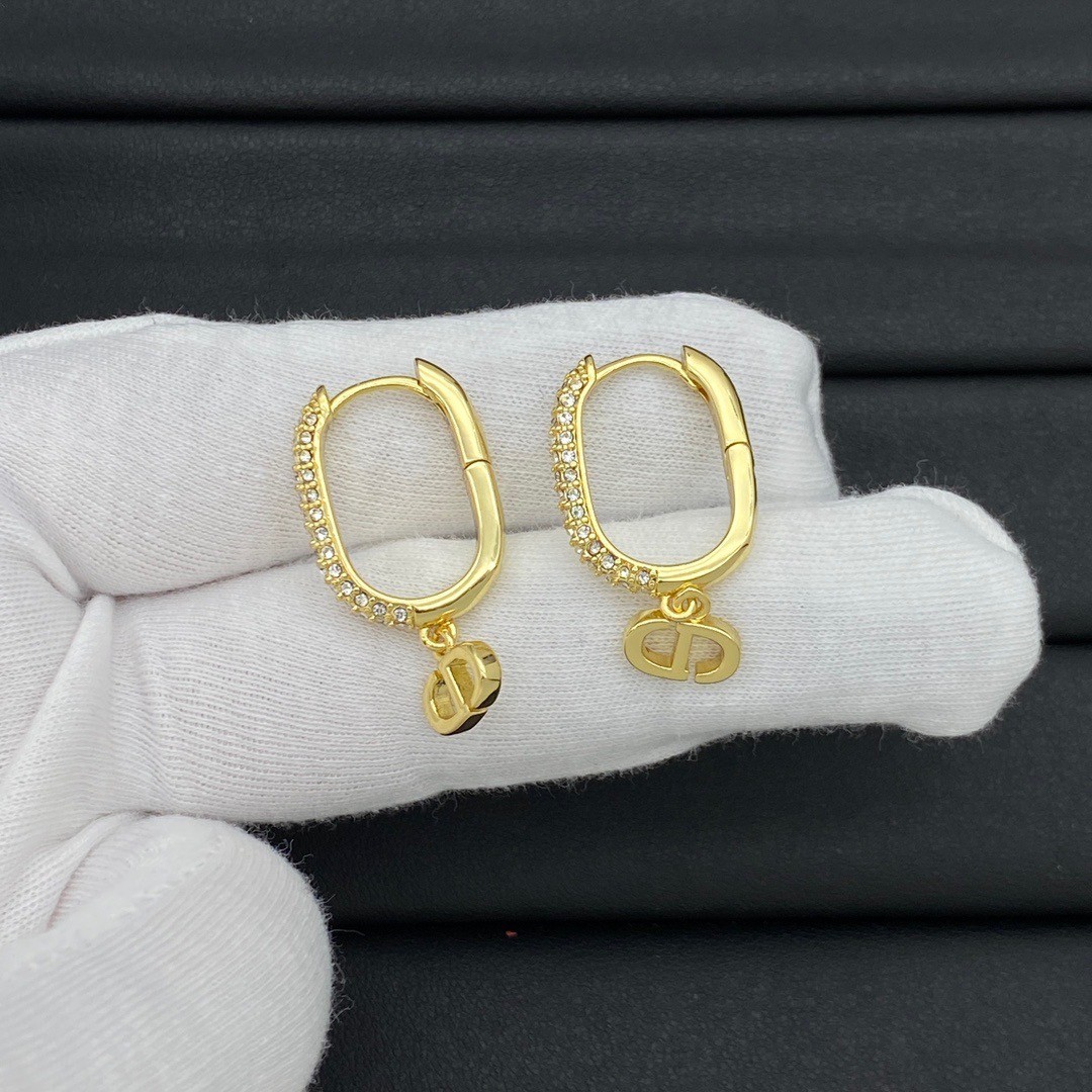 O0840 ต่างหู D