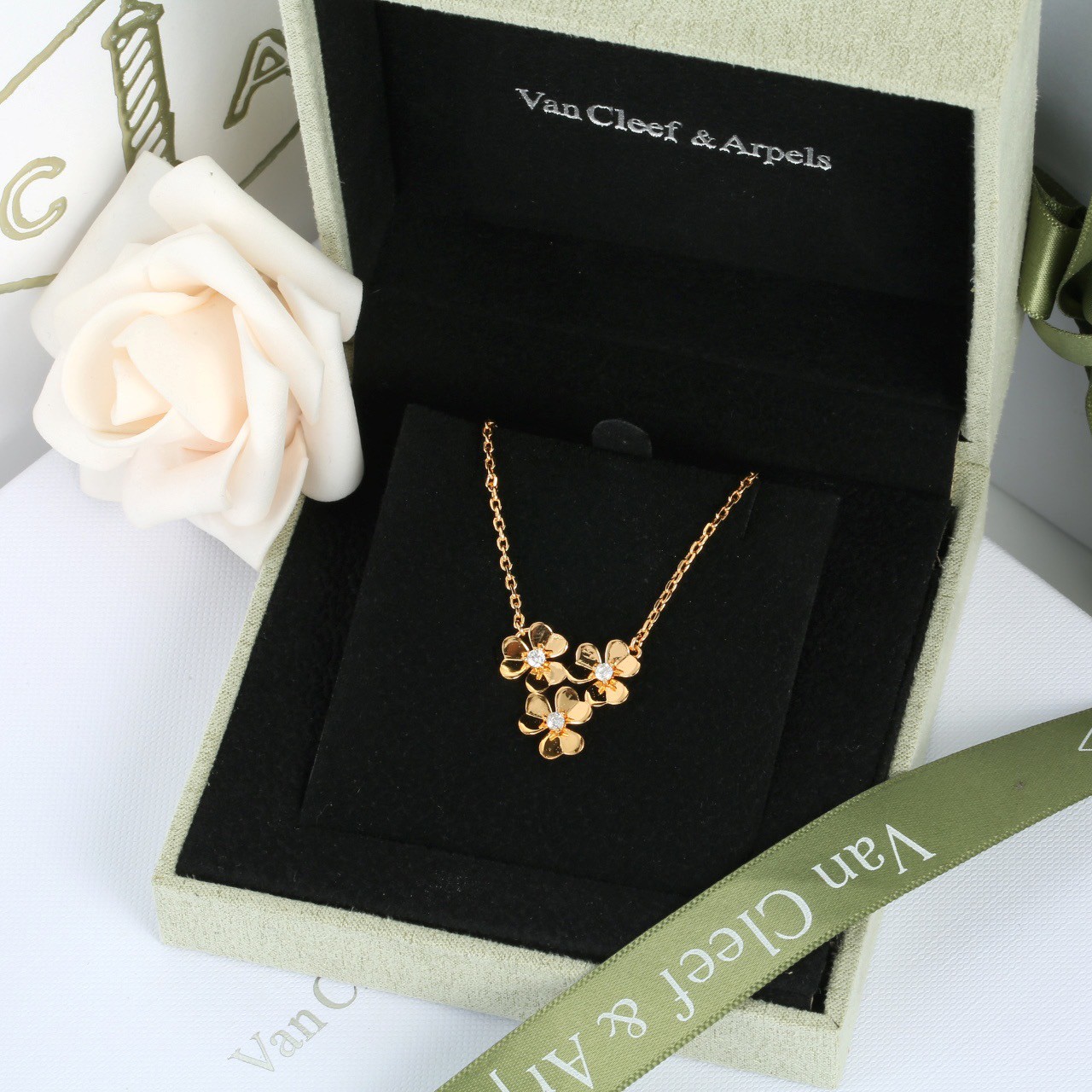 PP10740 สร้อยคอ VC