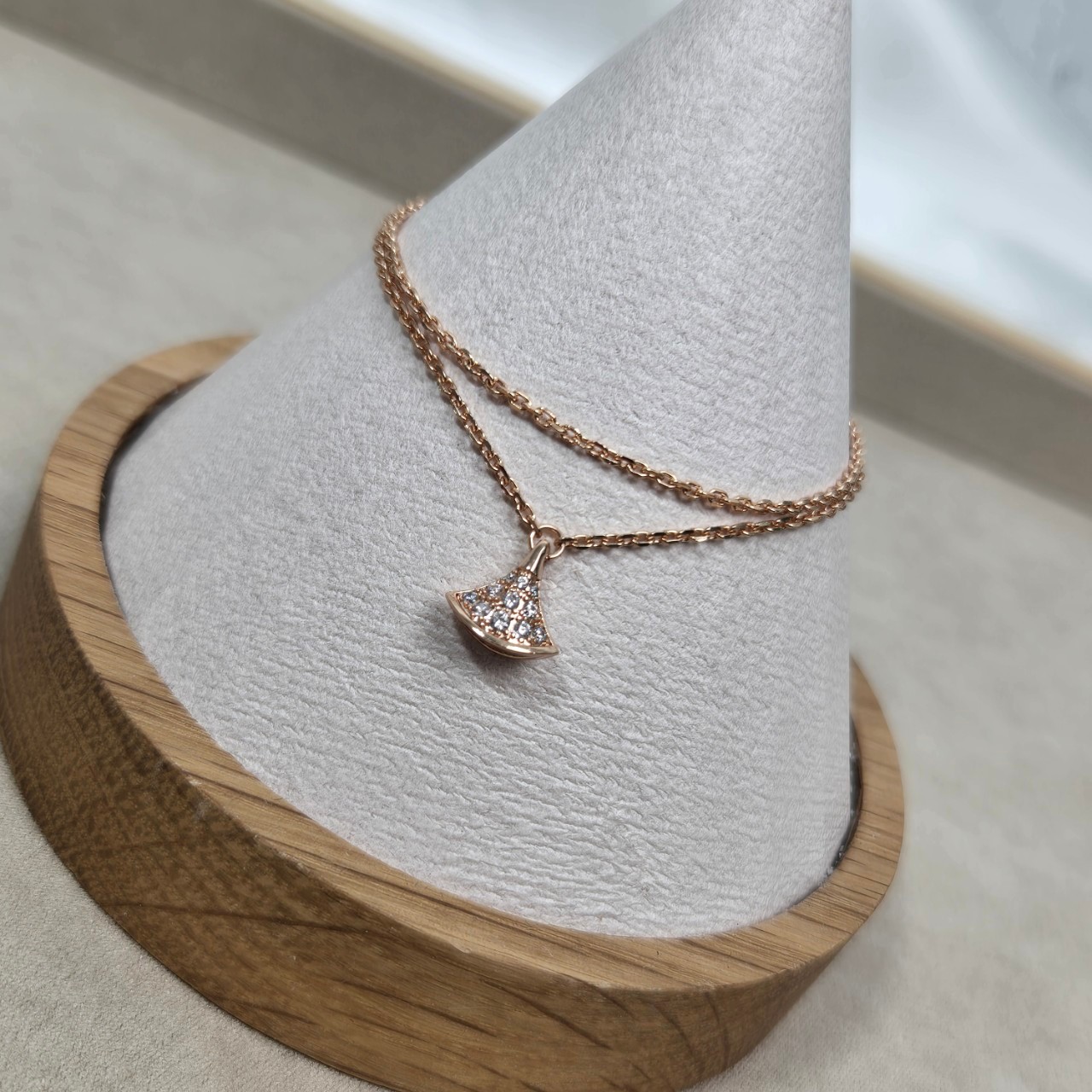 PP9673 สร้อยข้อมือ BVL