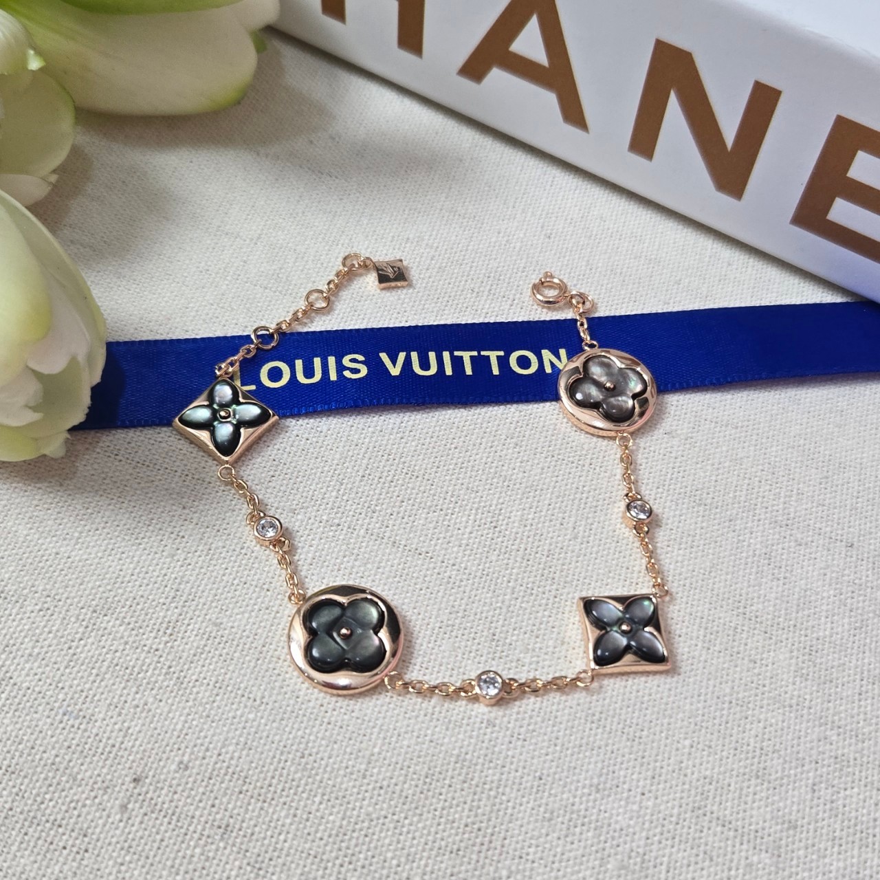 PP9677 สร้อยข้อมือ L