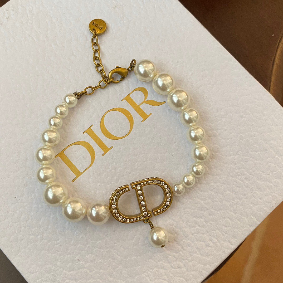 PP11032 สร้อยข้อมือ DI