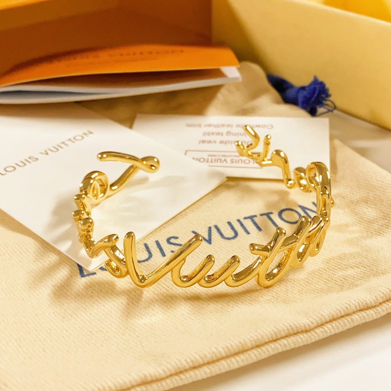 PP12487 กำไลข้อมือ L