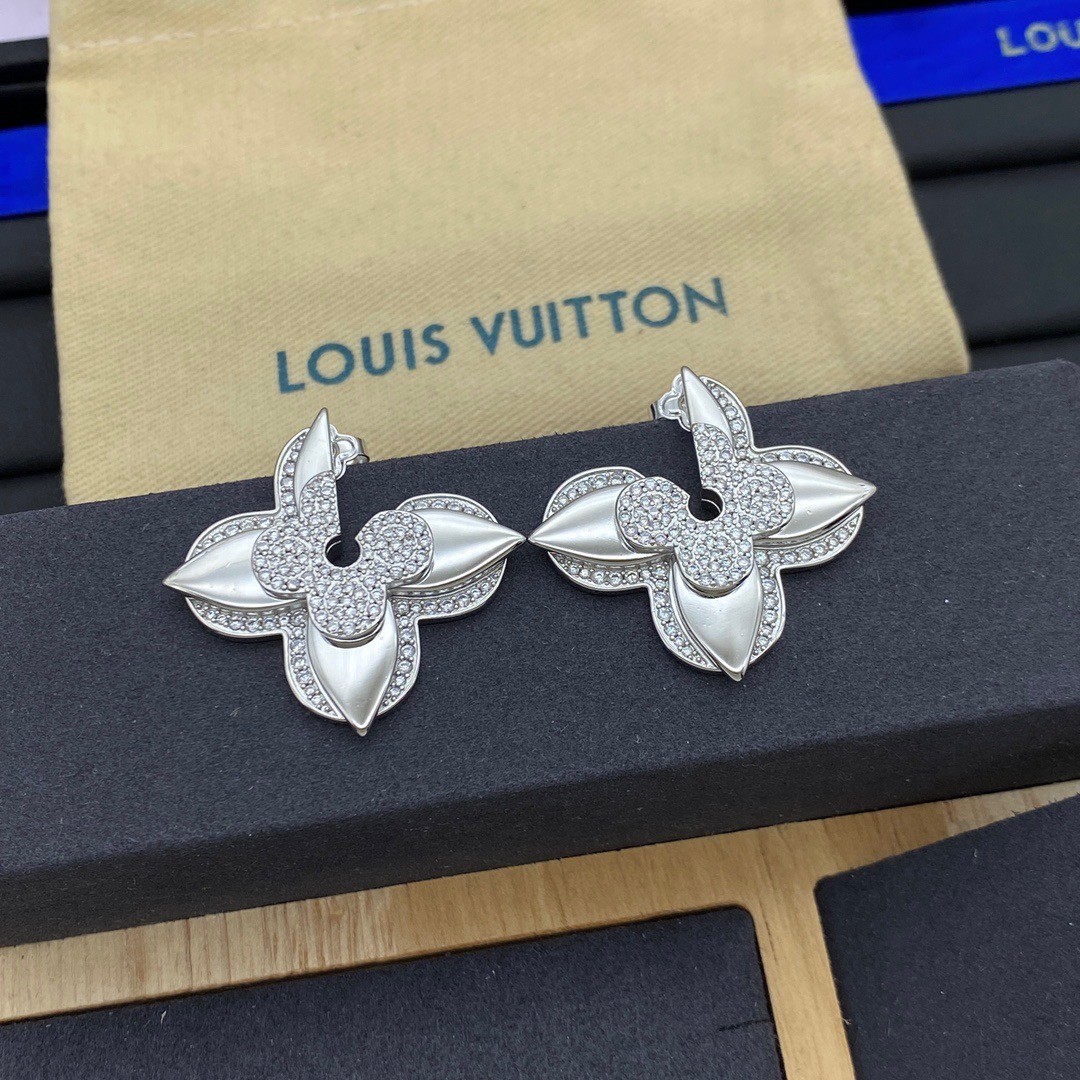 O0926 ต่างหู L(เงิน)