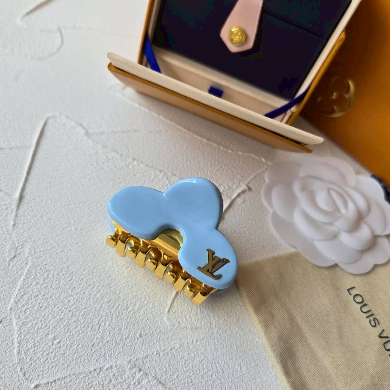 PP11649 กิ๊บ L(ฟ้า)