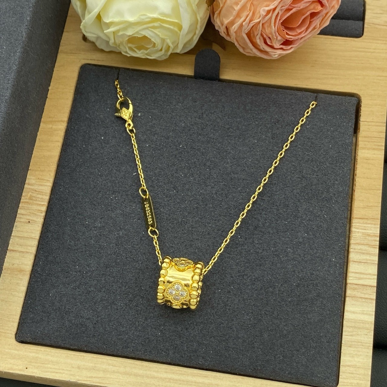 O1074 สร้อยคอ VC(ทอง)