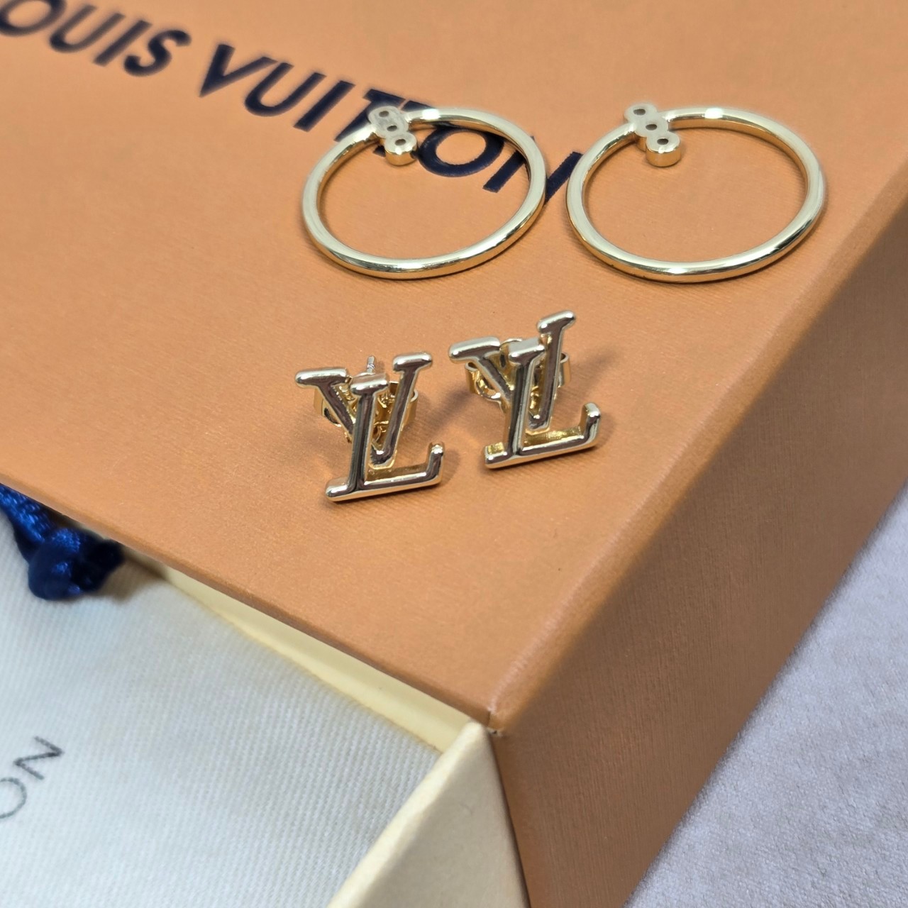 O1069 ต่างหู L