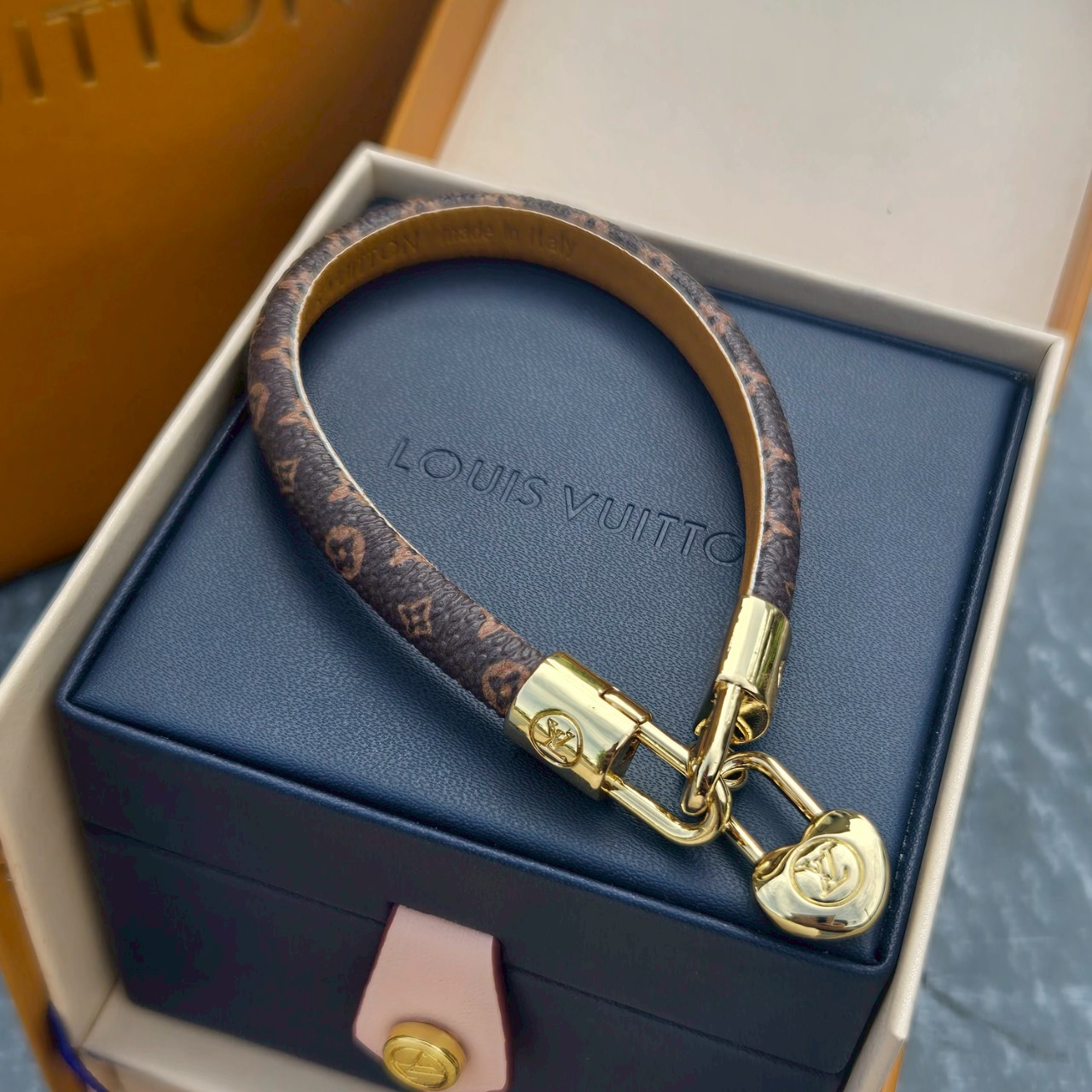 PP11364 กำไลข้อมือหนัง L