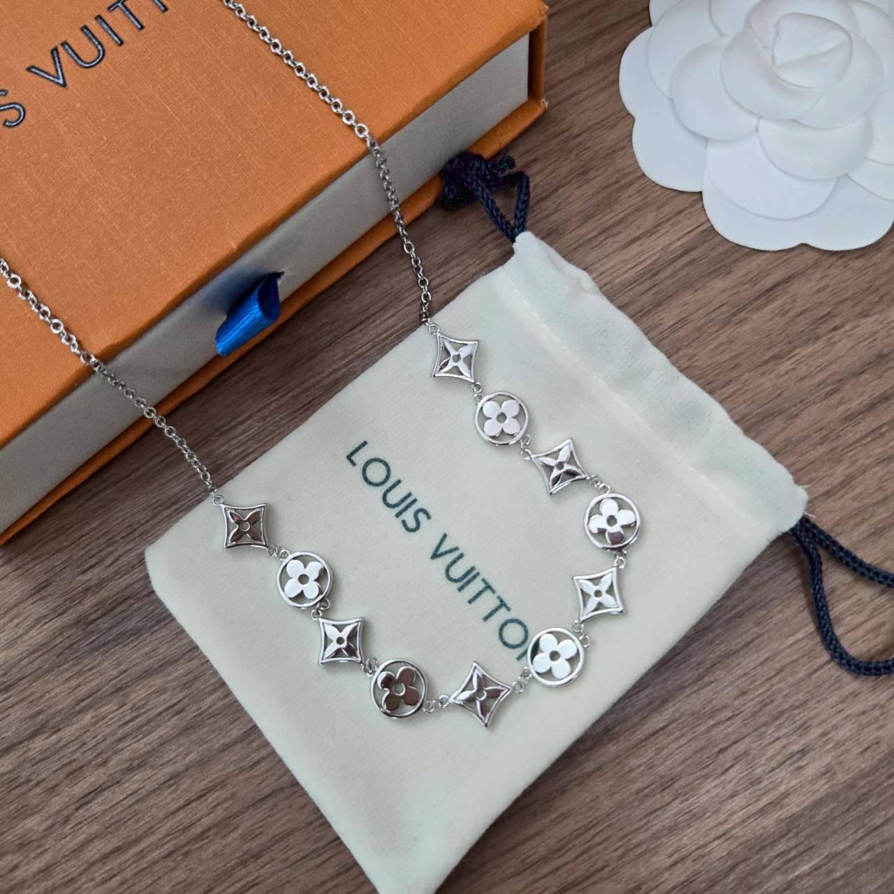 PP12213 สร้อยคอ L(เงิน)