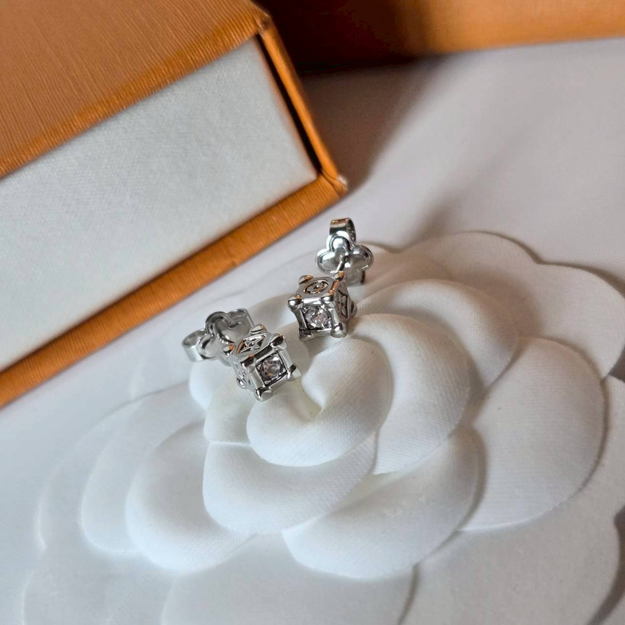 PP12512 ต่างหู L(เงิน)