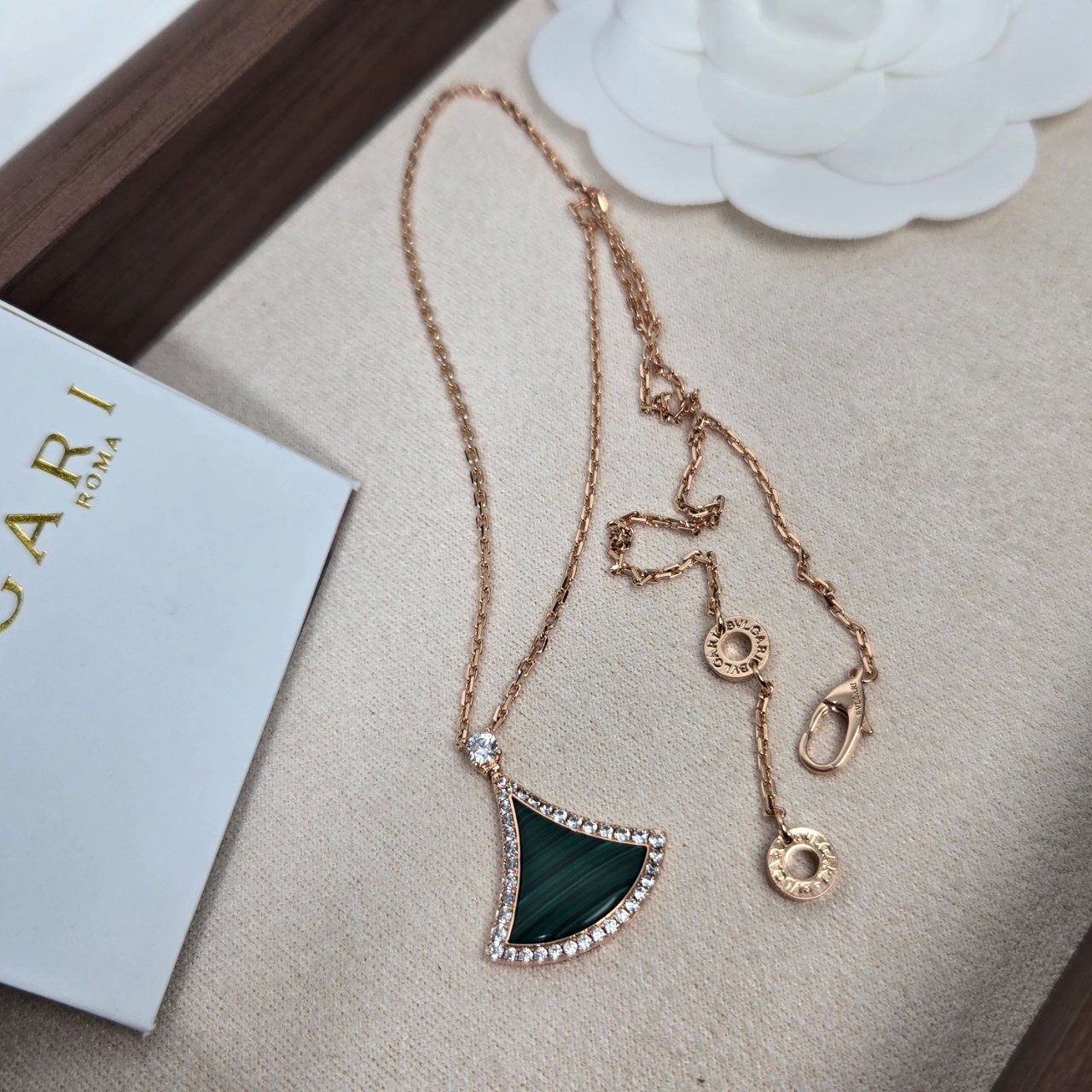 PP9713 สร้อยคอ BVL(เขียว)