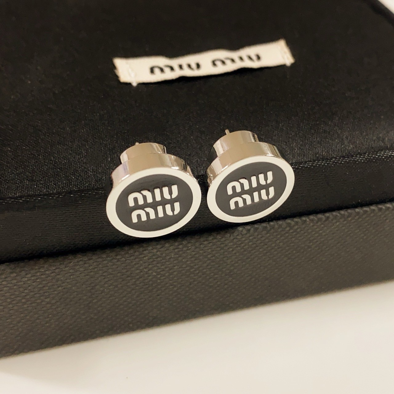 PP11662 ต่างหู MIU(ดำ)