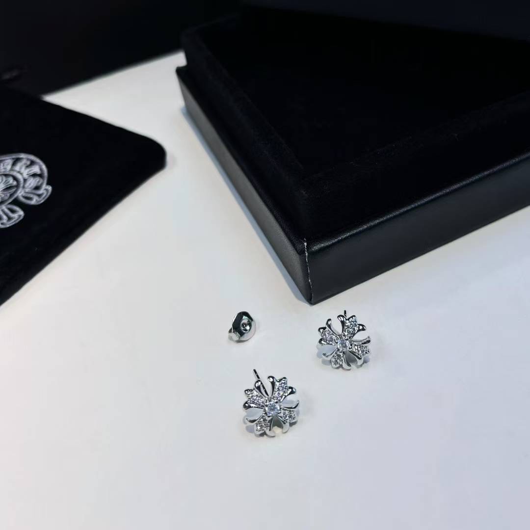 PP11677 ต่างหู Chrome Hearts