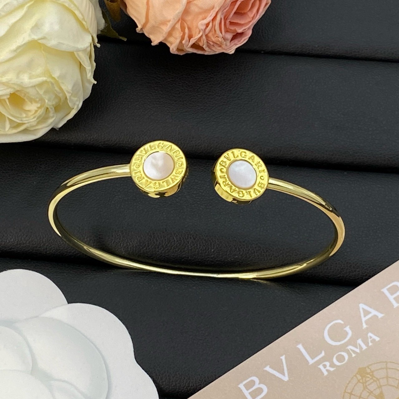 O1398 กำไลข้อมือ BVL(ขาว)