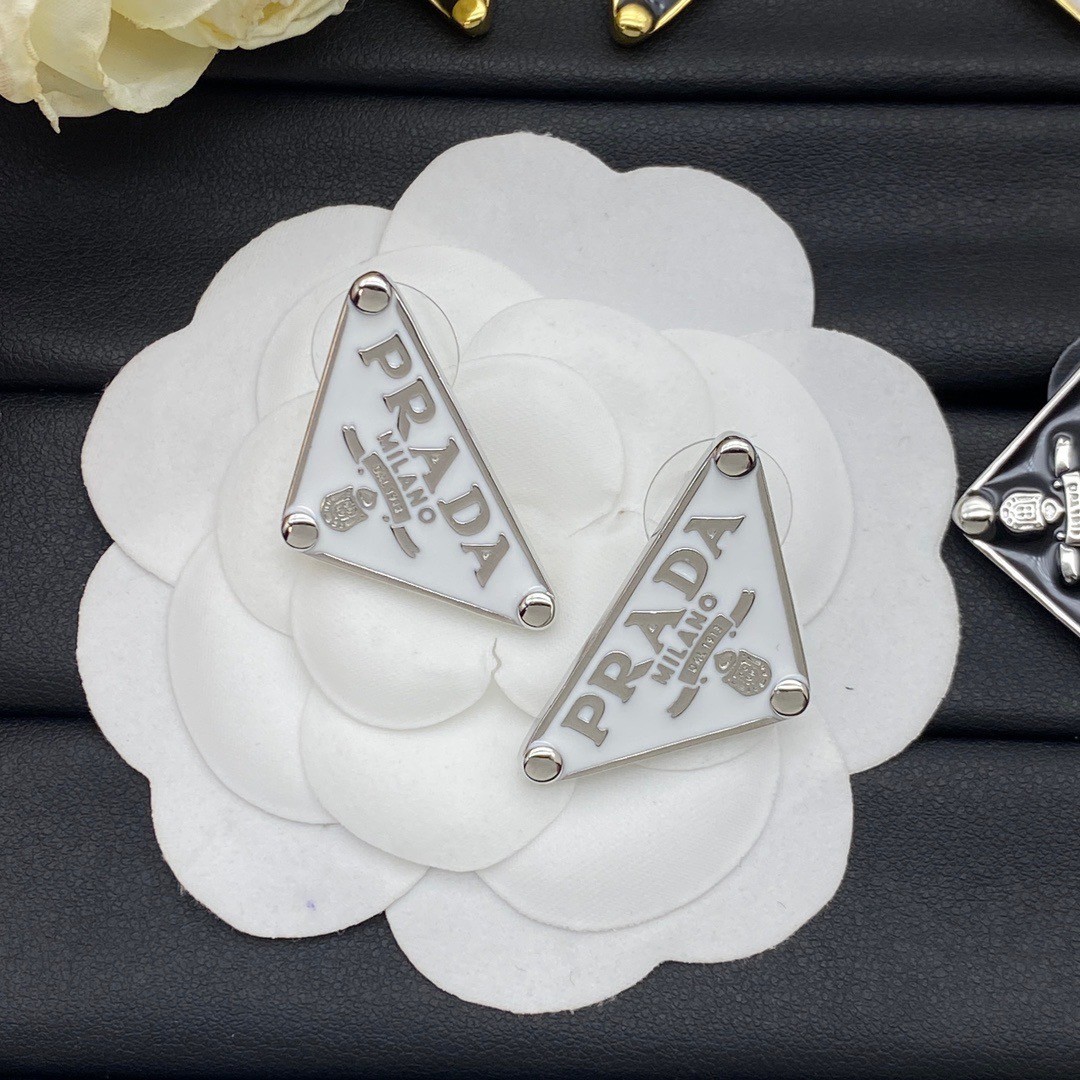 O0952 ต่างหู PD(ขาว)