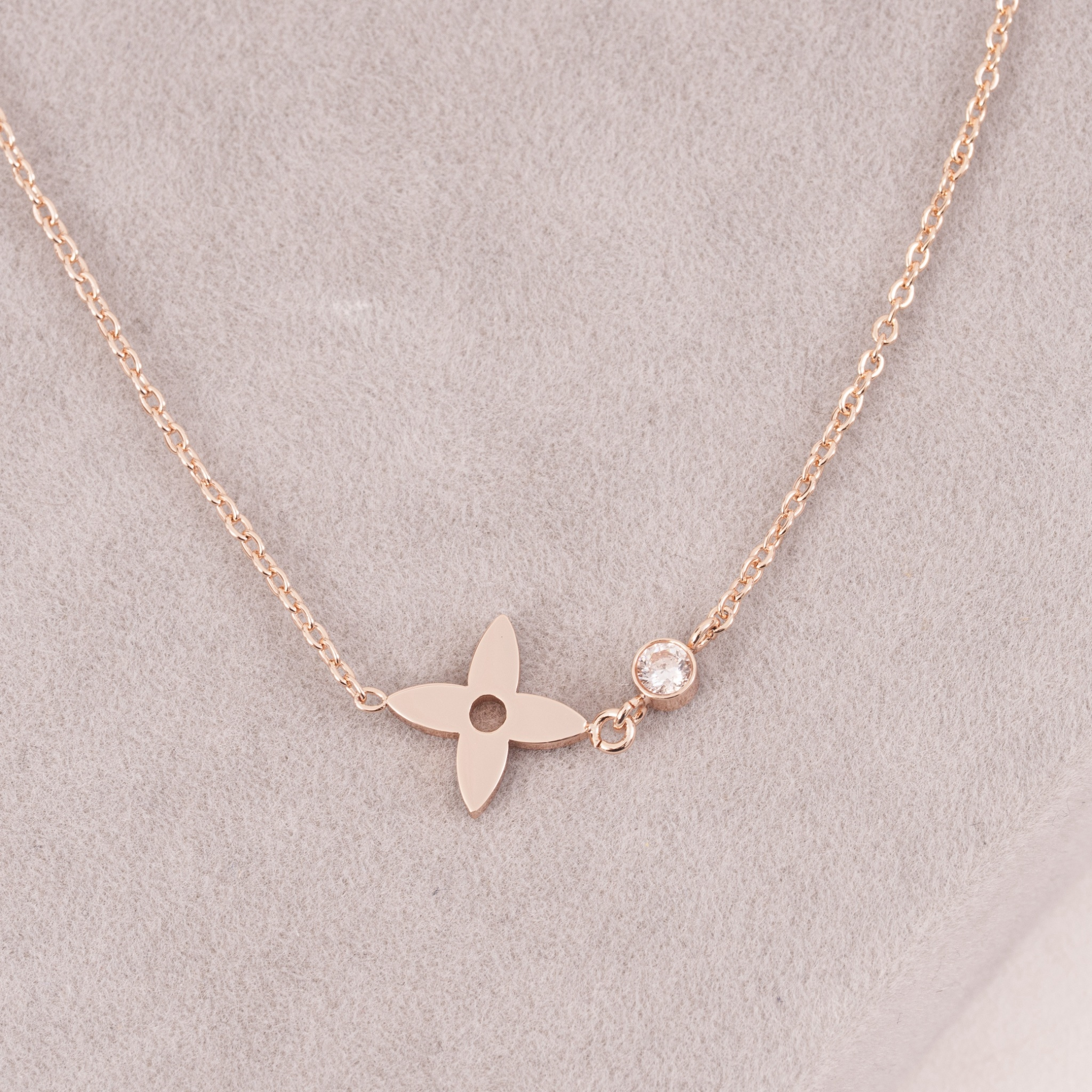 PP10335 สร้อยคอ L