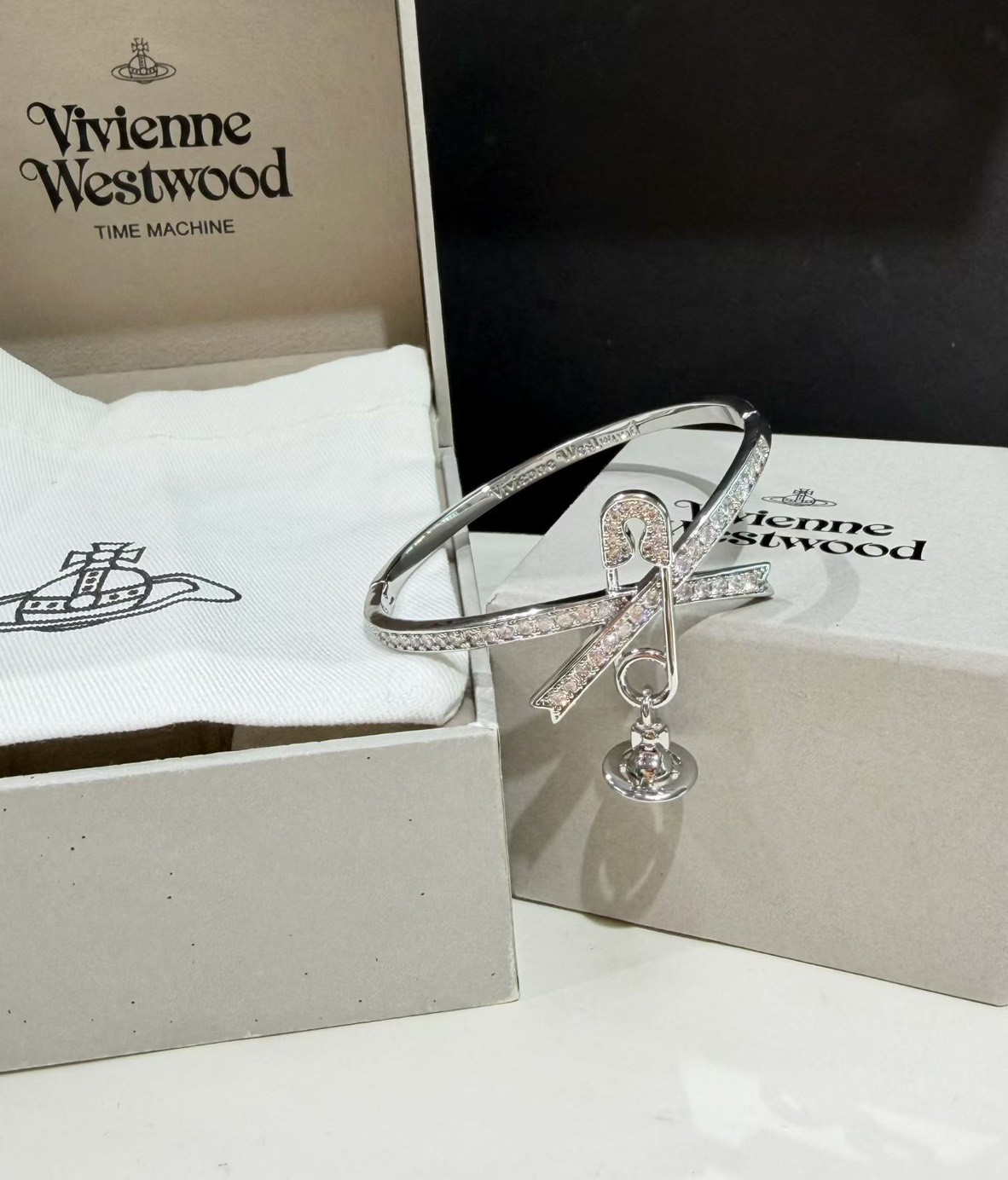 PP13838 กำไลข้อมือ Vivien(เงิน)
