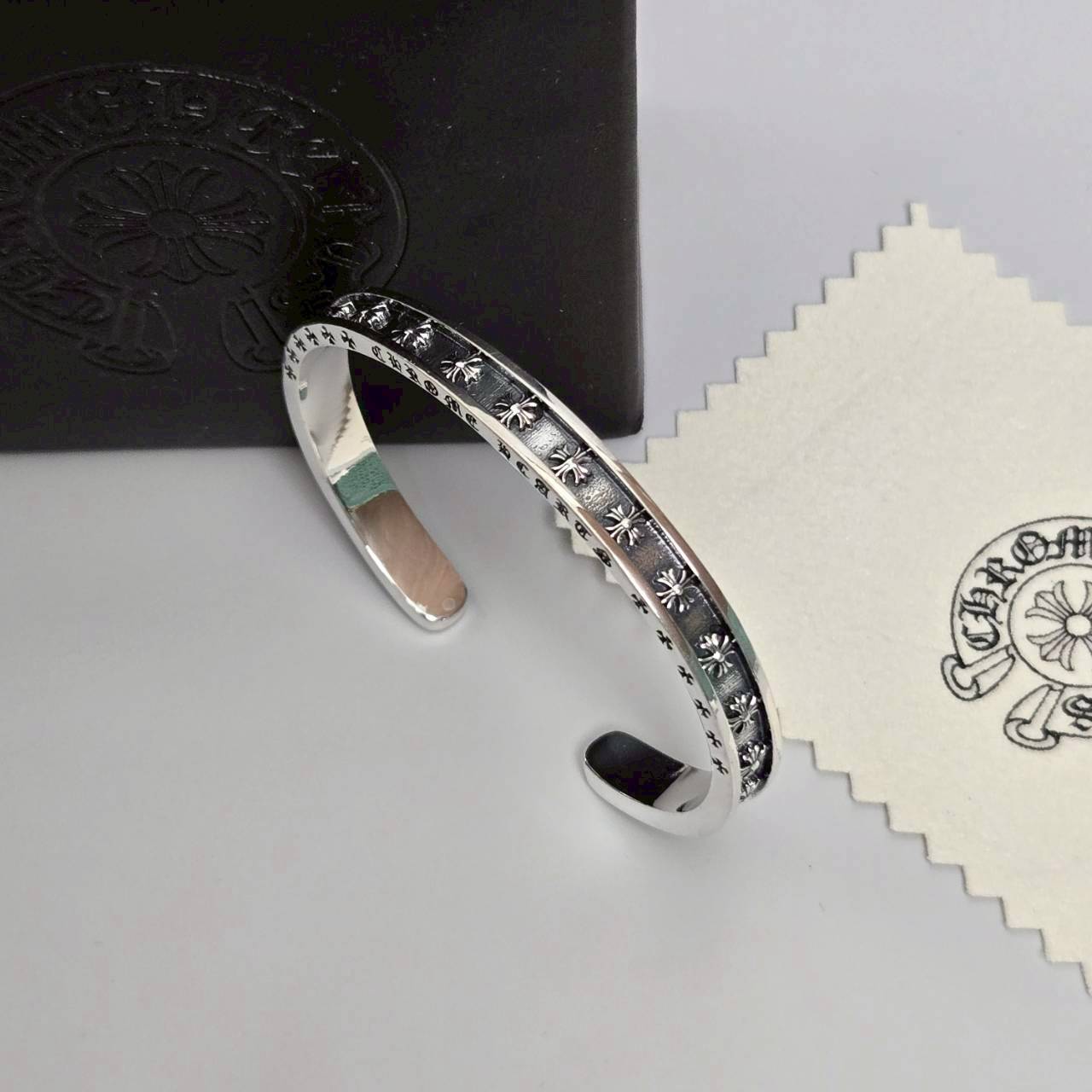 PP13357 กำไลข้อมือ Chrome Hearts