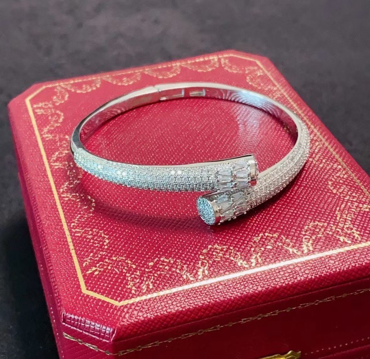 PP12851 กำไลข้อมือ CAR