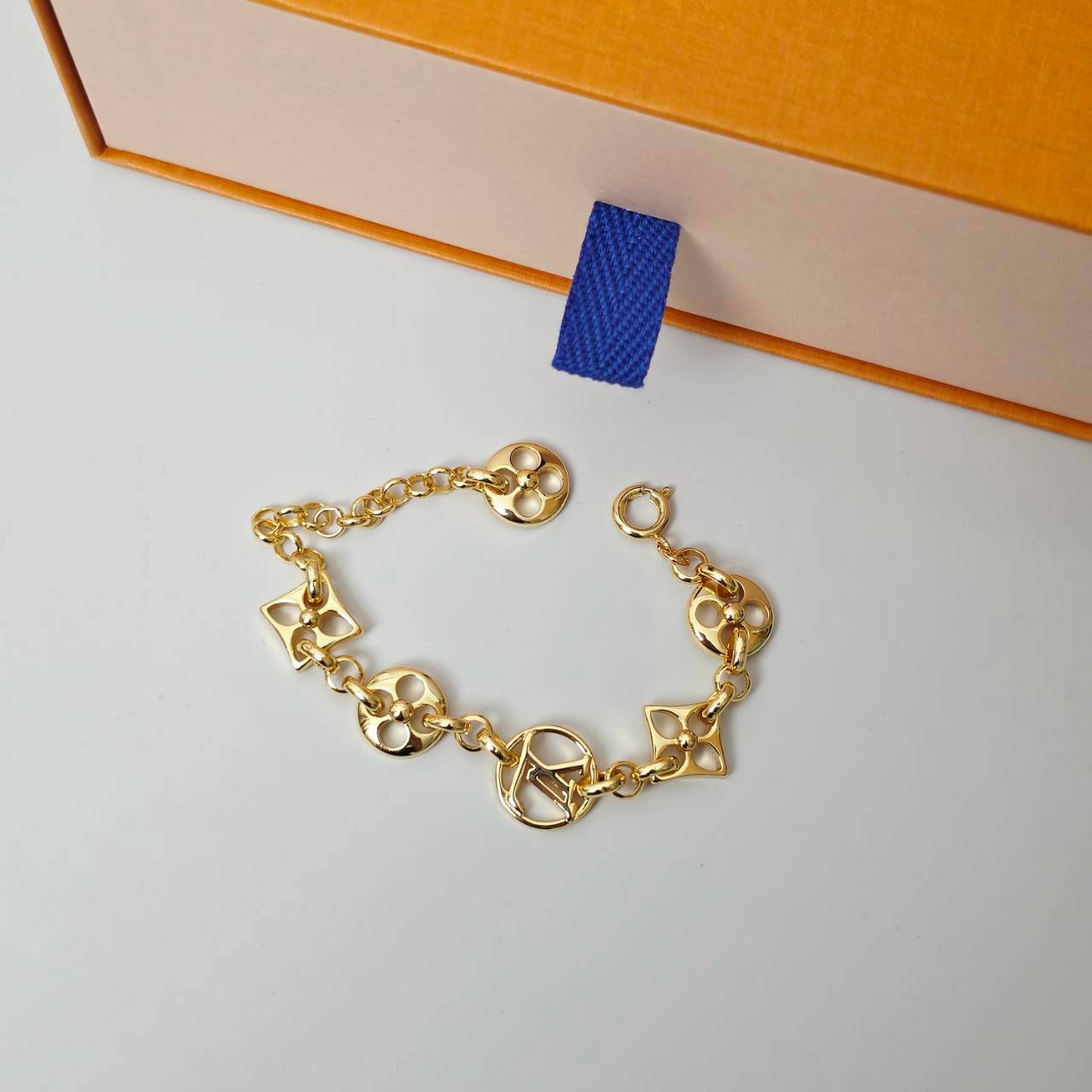 PP14708 สร้อยข้อมือ L