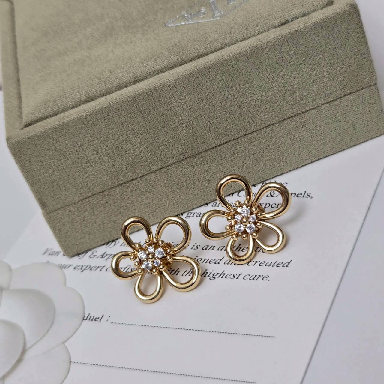 PP13155 ต่างหู VC