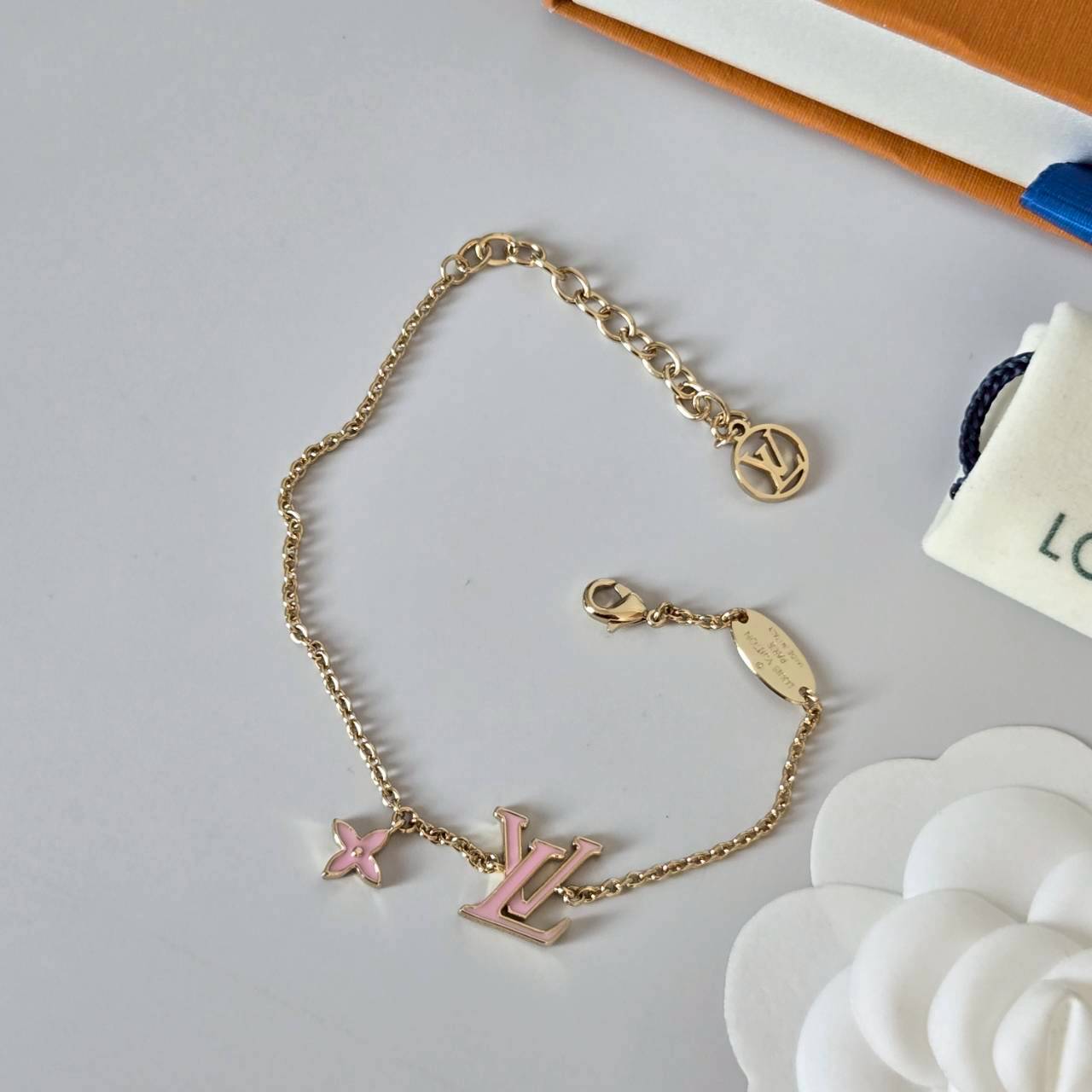 PP13449 สร้อยข้อมือ L