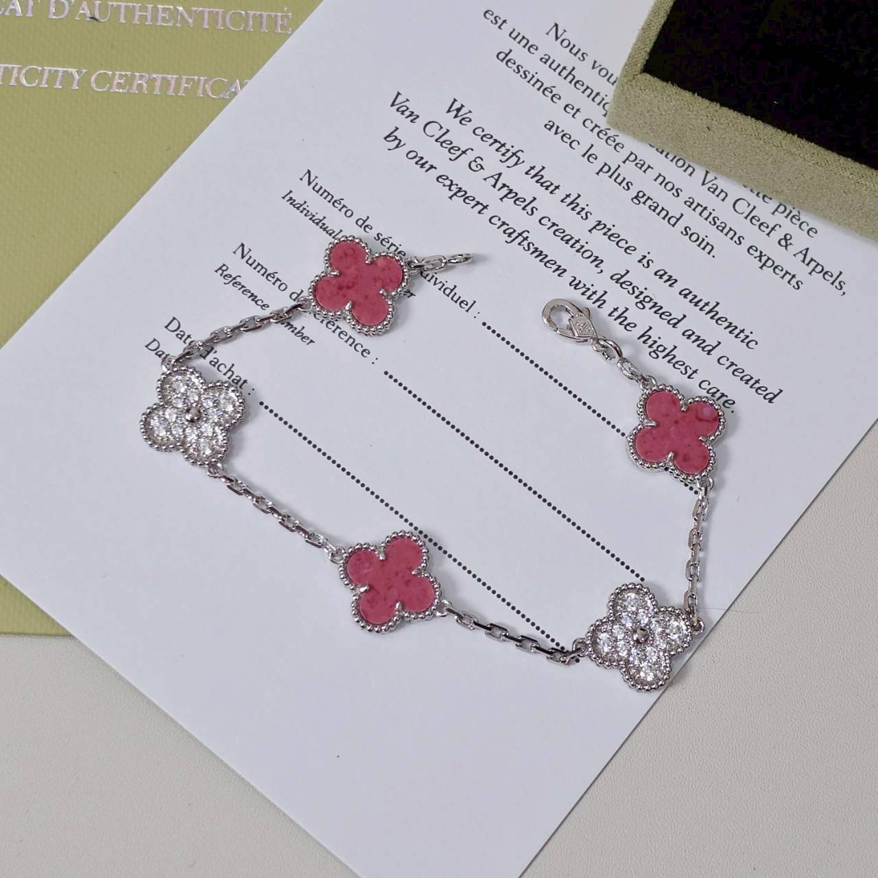 PP13520 สร้อยข้อมือ VC