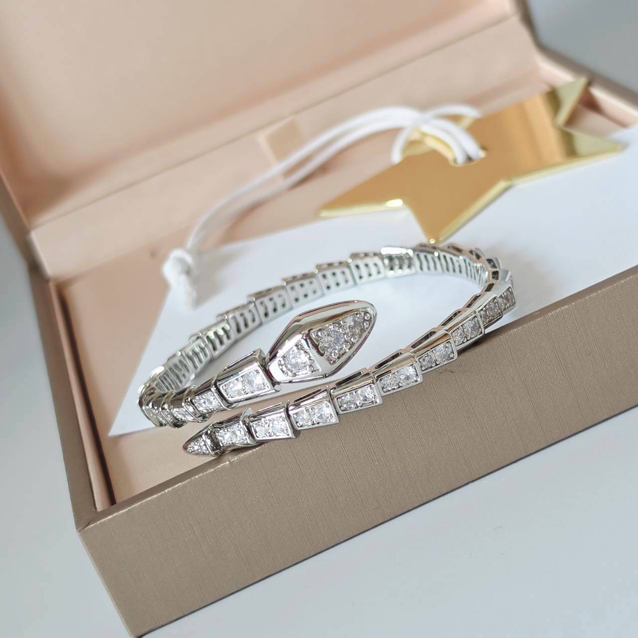 PP14557 กำไลข้อมือ BVL(เงิน)