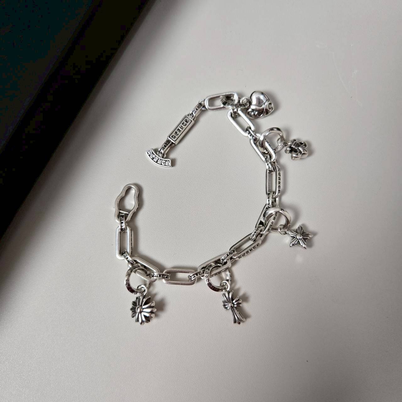 PP13001 สร้อยข้อมือ Chrome Hearts